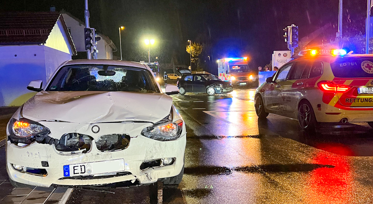 Verkehrsunfall in Eichenried - Freiwillige Feuerwehr Eichenried im Einsatz